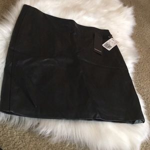 NWT forever21 black faux leather US Medium